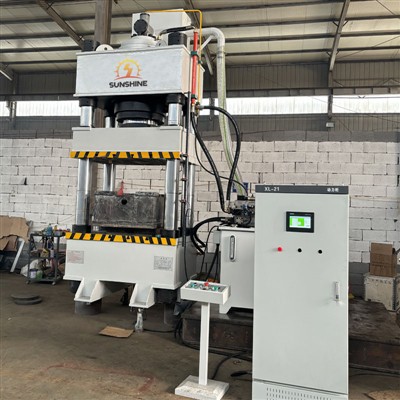 Anvendelsesomfang af tre stråle- og fire søjlehydrauliske presse